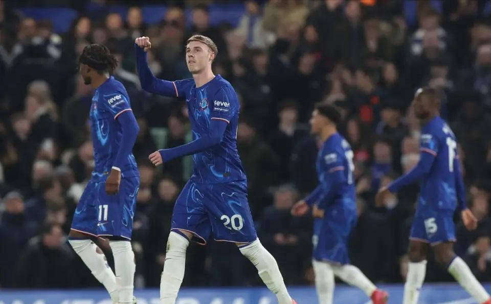 切尔西备战关键比赛，团结一心