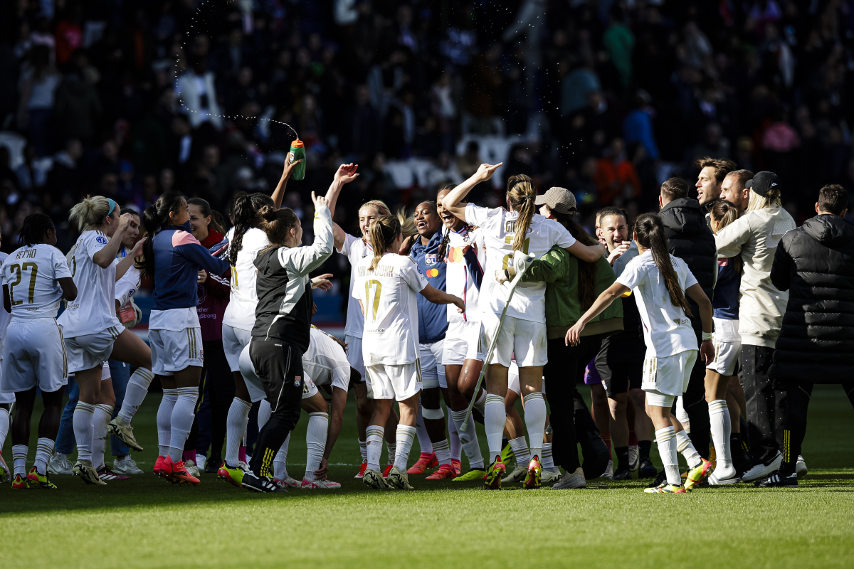 火爆场面,球员们的拼搏精神 火爆场面,球员们的拼搏精神