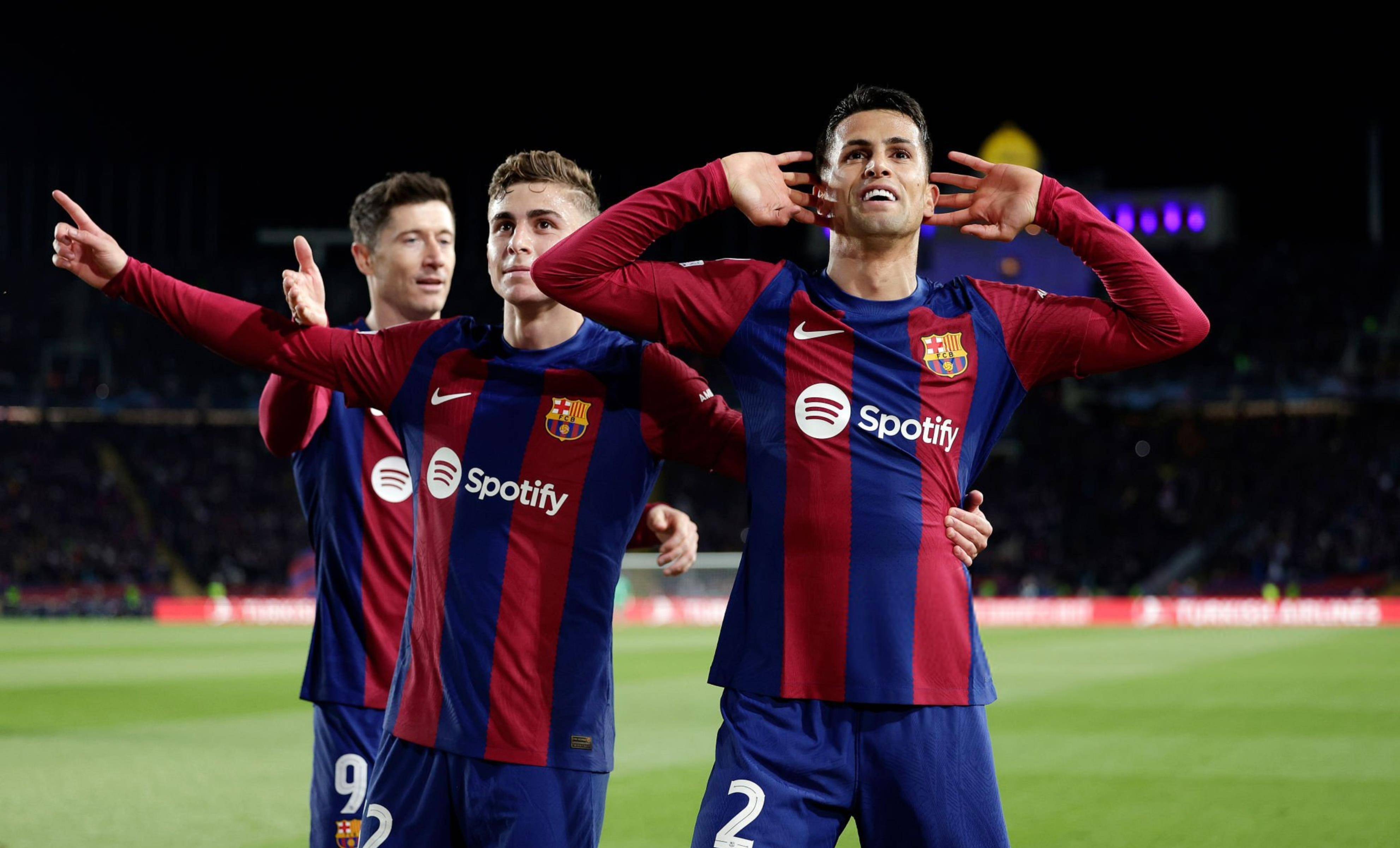 欧洲预选赛决胜局，双方争分夺秒厮杀