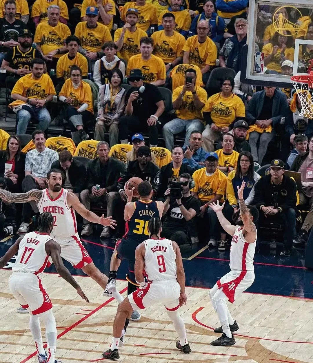 勇士主场轻取老鹰，取得六连胜