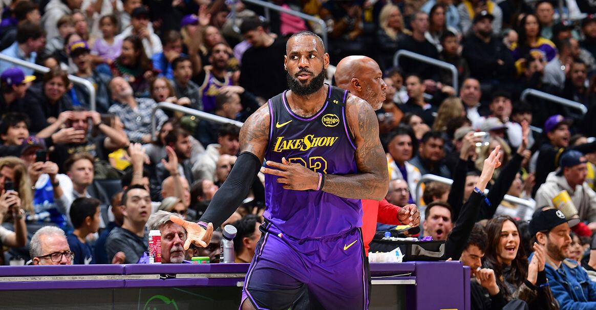 詹姆斯单节15分,湖人胜开拓者 詹姆斯单节15分,湖人胜开拓者