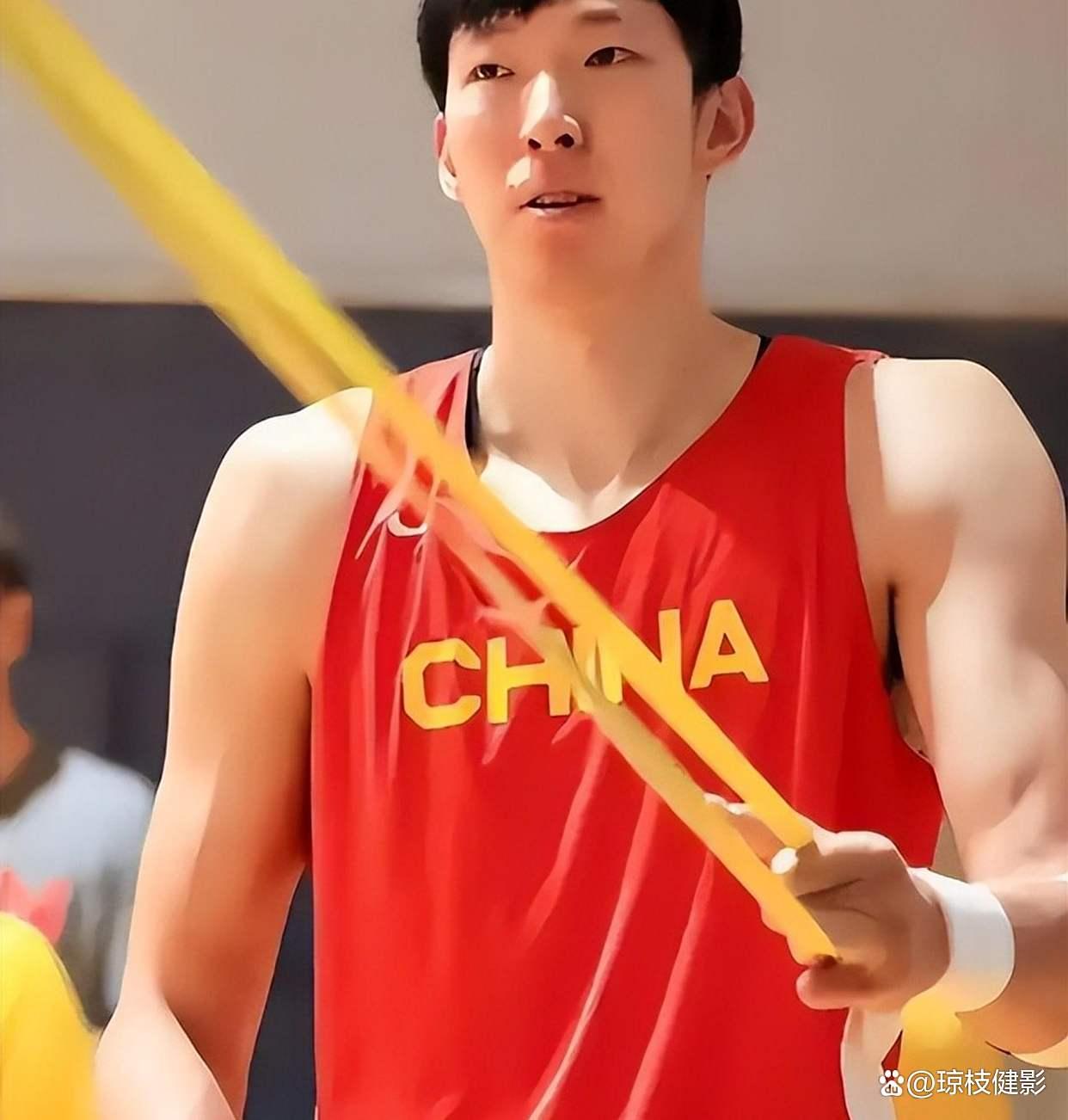 包含魔术险胜浙江队，周琦高光表现的词条